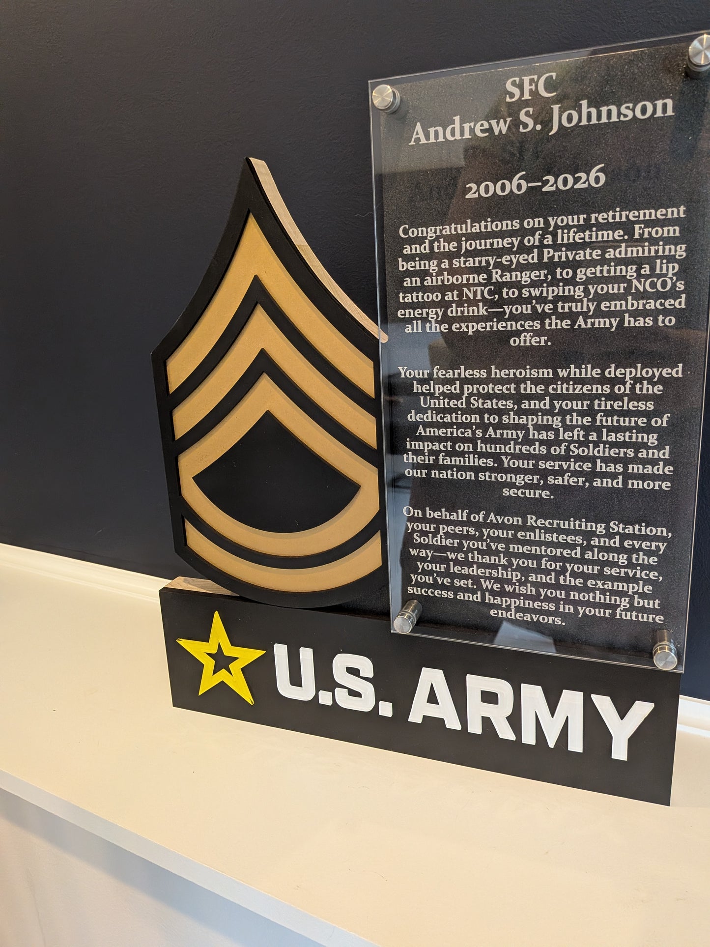 U.S. ARMY Self Standing Rank and Personalized Plate