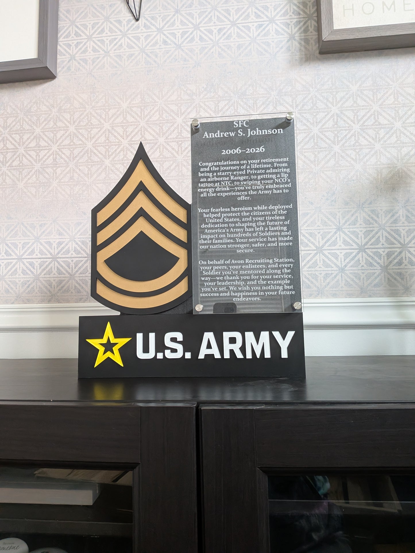 U.S. ARMY Self Standing Rank and Personalized Plate