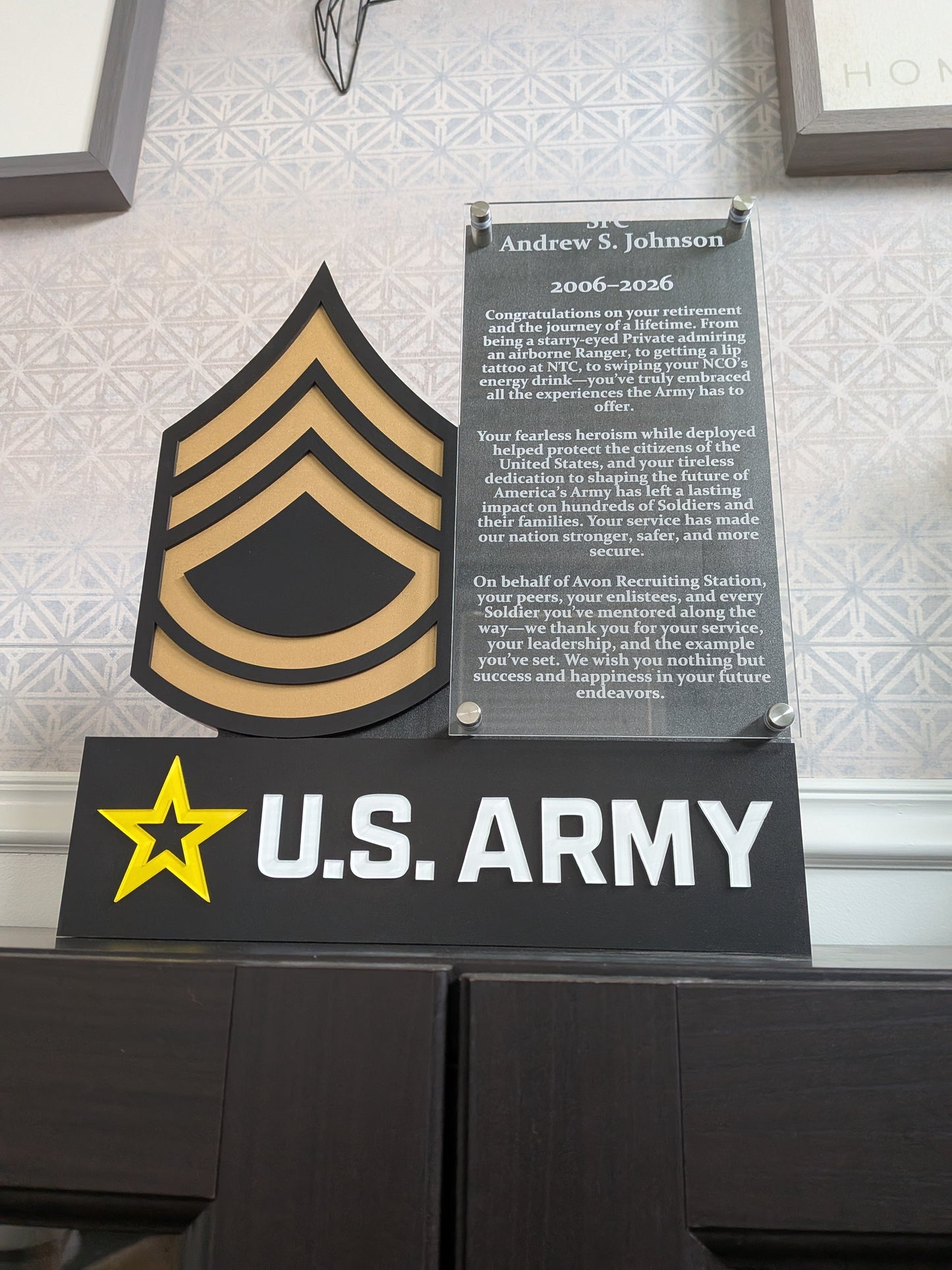 U.S. ARMY Self Standing Rank and Personalized Plate