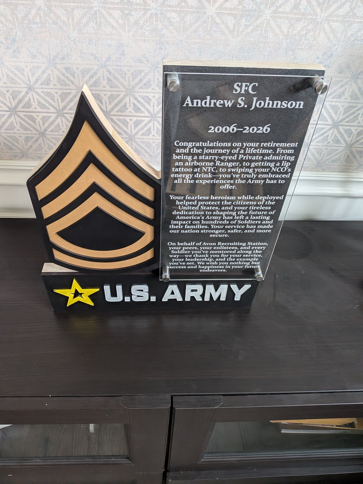 U.S. ARMY Self Standing Rank and Personalized Plate