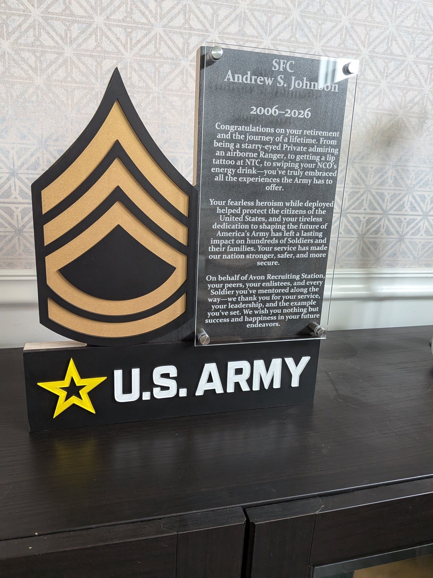 U.S. ARMY Self Standing Rank and Personalized Plate